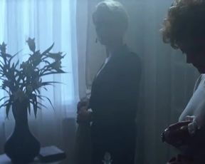 Susan Sarandon, Catherine Deneuve Nude - The Hunger (1983)