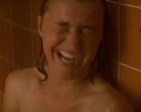 Karen-Lise Mynster Nude - Der er et yndigt land (DK 1983)