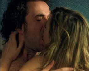 Natalia Verbeke nude - El Otro Lado de la Cama (Funny sex scene)