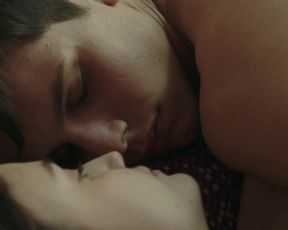 Viviana Aprea nude - La paranza dei bambini (2019)