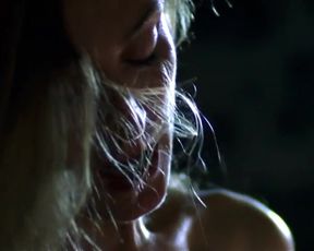 Julie Gayet Nude - Amoreuse (2010)