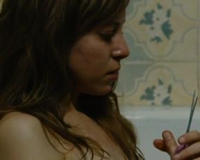 Ines Efron, Mariela Vitale Nude - El nino pez (2009)