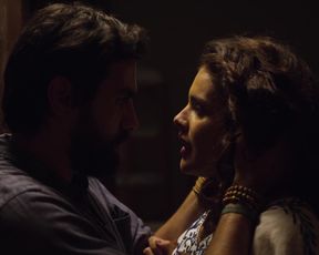 Paloma Bernardi, Alli Willow nude - O Escolhido s01e04-05 (2019)