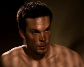 Irina Björklund & Laura Malmivaara & Matleena Kuusniemi - Levottomat (2000)