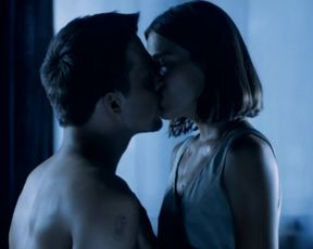 Irina Björklund & Laura Malmivaara & Matleena Kuusniemi - Levottomat (2000)