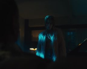 Gaite Jansen nude - Jett s01e02 (2019)