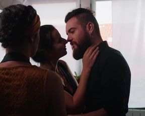 Charlotte Allard, Marie Almosnino nude - Je suis une photo de nous (2019)