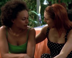 Salome Cox, Sandra Richefort nude - Trio dangereux (2001)