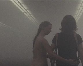 Lilli Lorenz nude - Luz (2018)