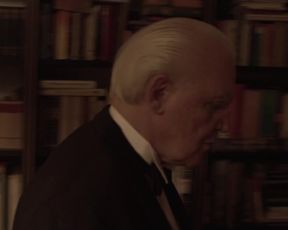 Julia Dietze nude - Onkel Wanja (2017)