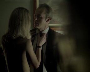 Helen Kennedy Nude, Melissa George (nn) - Hunted (2012) s1e1