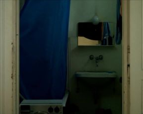 Elisabeth Umlauft - Gehen am Strand (2013)