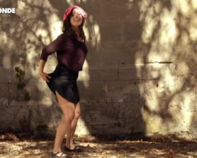 Laure Calamy Nude - Zouzou (2014)