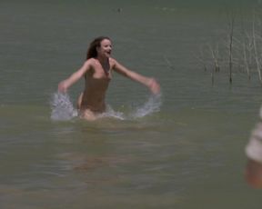 Juliette Lewis nude - Camping s01e01 (2018)