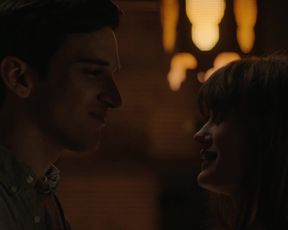 Ella Purnell naked scene - Sweetbitter s01e03 (2018, NUDE)