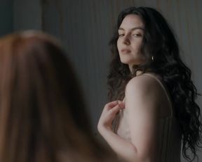 Wiktoria Kruszczynska, Kaja Zalewska nude - Zabawa (2019)