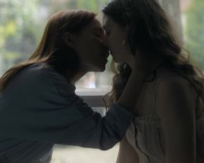 Wiktoria Kruszczynska, Kaja Zalewska nude - Zabawa (2019)