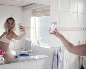 Rosemarie Mosbæk naked - Doggystyle s01e03-04 (2018)