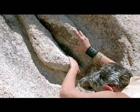 Peaches Uncut (explicit) version music video Peaches - Rub