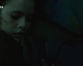 Stefanie van Leersum nude - Het Bestand (2017)