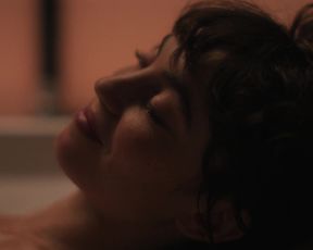 Ella Purnell nude - Sweetbitter s02e01-02 (2019)