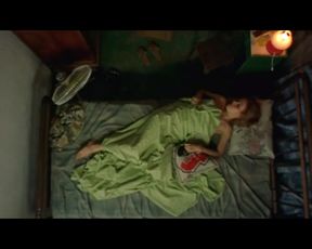 Leona Cavalli Nude - Amarelo Manga (BR 2002)