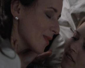 Janna Lisa Dombrowsky & Susanne Sachsse - Bandaged (2009)