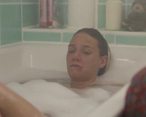 Jytte-Merle Bohrnsen, Luise Heyer nude - Einmal bitte Alles (2017)