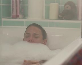 Jytte-Merle Bohrnsen, Luise Heyer nude - Einmal bitte Alles (2017)