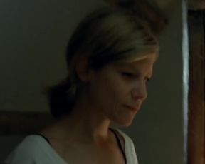 Ylodie Bouchez, Marina Fohs nude – Happy Few (2010)