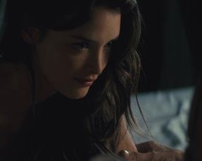 Charlotte Le Bon hot - Le Grand Mechant Loup