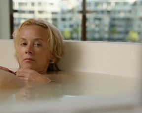 Katja Riemann naked - Todliche Geheimnisse - Jagd in Kapstadt (2017)