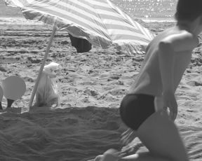 Inmaculada Moral, Alicia Fernandez nude - El nudista (2015)