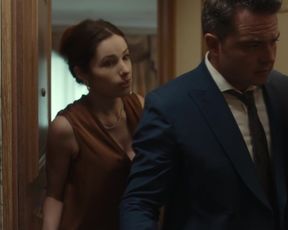 Laura Chiatti , Valentina Cervi - The Players (2020) sexy hot scene