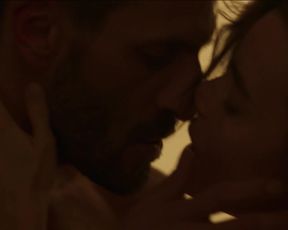 Elodie Bouchez naked - Roberto le Canari (2018)