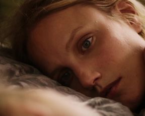 Isabel Thierauch, Linn Reusse nude - Zwischen Sommer und Herbst (2018)