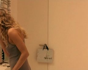 Laura Smet, Anne Caillon - UV (2007)