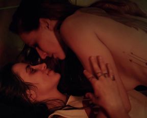 Natalie Dickinson, Ashleigh Domangue Sexy - American Unicorns (2014)