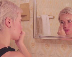 Rubia Romani nude - Lovedoll (2015)