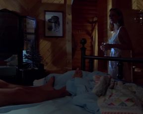 Natasha Henstridge, Sarah Wynter, Raquel Gardner, etc - Species II (1995)