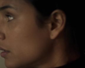 Alicia Jaziz Topless, Shower, Bath Scene in TV Show 'Ingobernable'