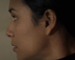 Alicia Jaziz Topless, Shower, Bath Scene in TV Show 'Ingobernable'