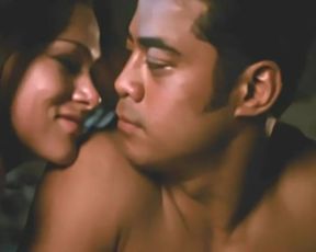 Simone Kessell Nude - Stickmen (2001)