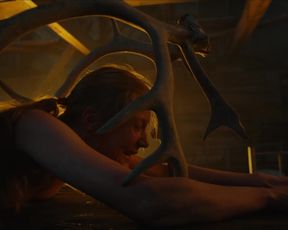 Ulyana Lukina - Igra na vyzhivanie s01e02 (2020) Hot actress