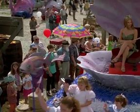 Jennifer Love Hewitt, Sarah Michelle Gellar Sexy - I Know What You Did Last Summ