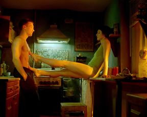 Evgeniya Kreggde nude - Papa sdohni (2019)