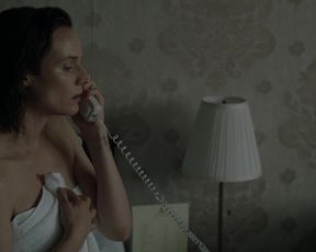Diane Kruger nude - The Operative (2019)