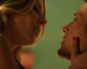 Sarah Baldwin sexy – Mantervention (2014)