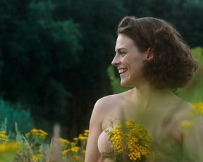 Taisiya Vilkova, Viktoriya Tolstoganova, Darya Zhovner, Polina Vitorgan nude - Vyshe neba (2019)