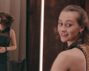 Mercedes Muller, Hanna Hilsdorf, Julia Dietze - Smile (2018) sexy nude scene